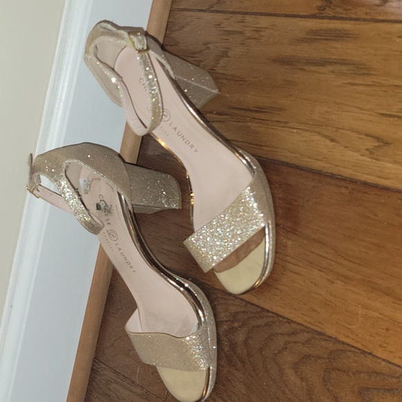 Chinese Laundry Gold block heeled sandals 7.5 - Picture 2 of 6